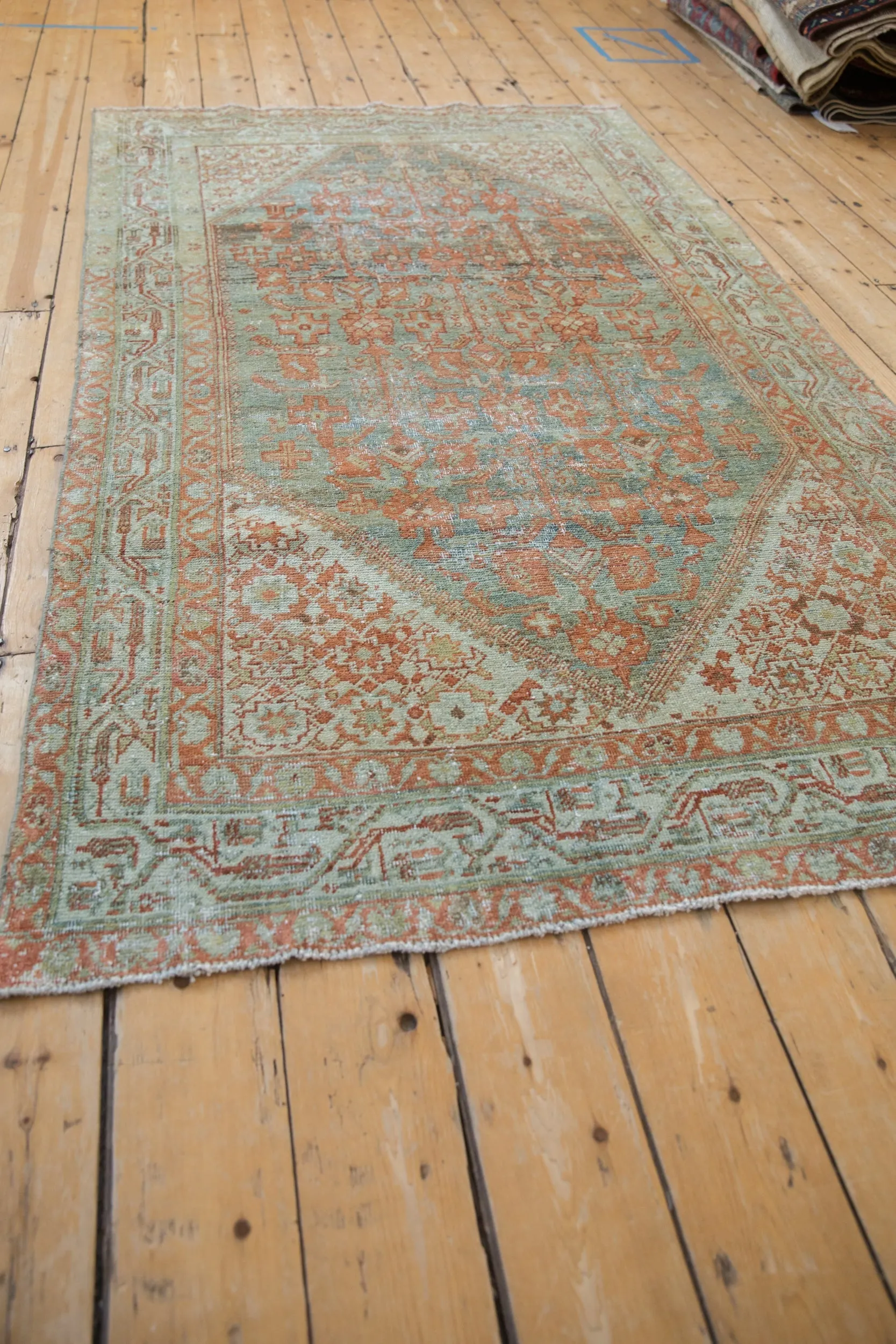 4x7.5 Antique Distressed Serbend Rug