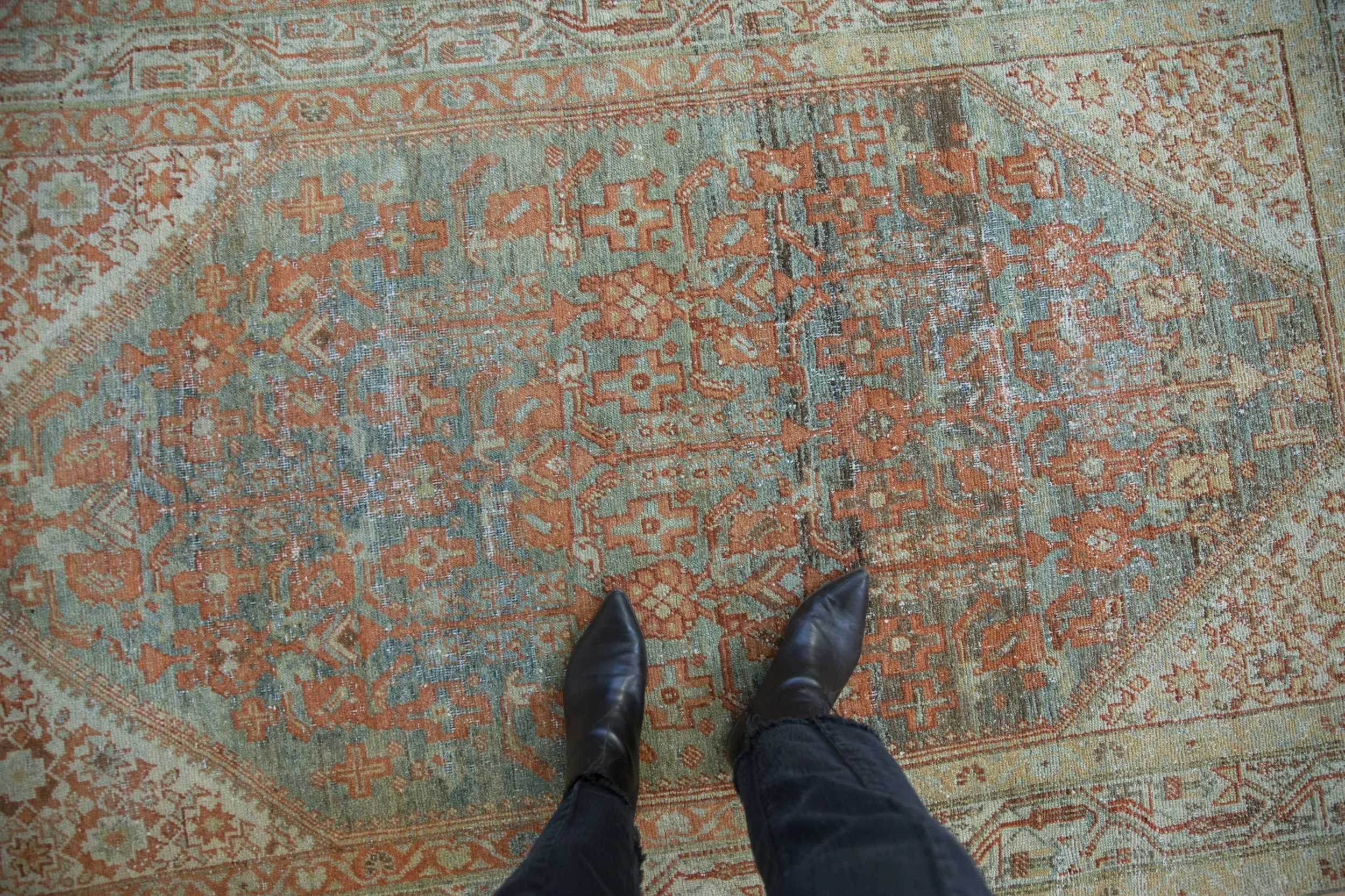 4x7.5 Antique Distressed Serbend Rug