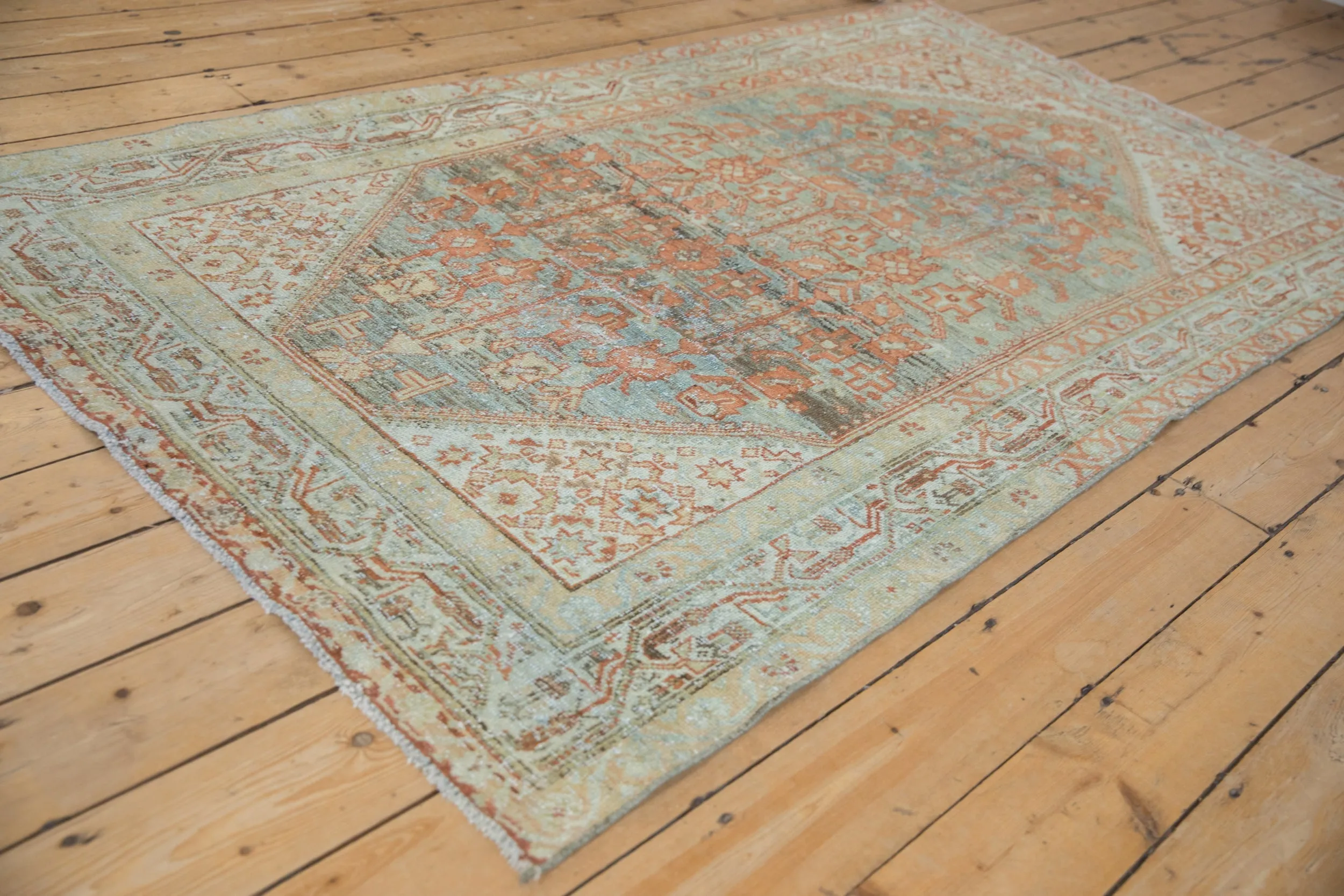 4x7.5 Antique Distressed Serbend Rug