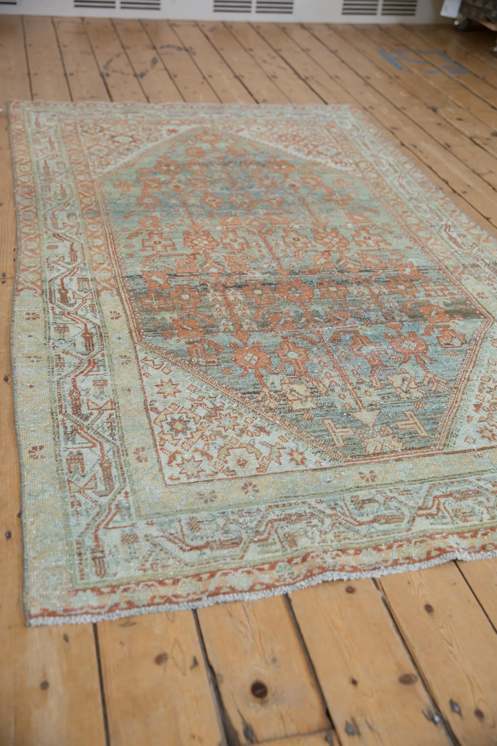 4x7.5 Antique Distressed Serbend Rug