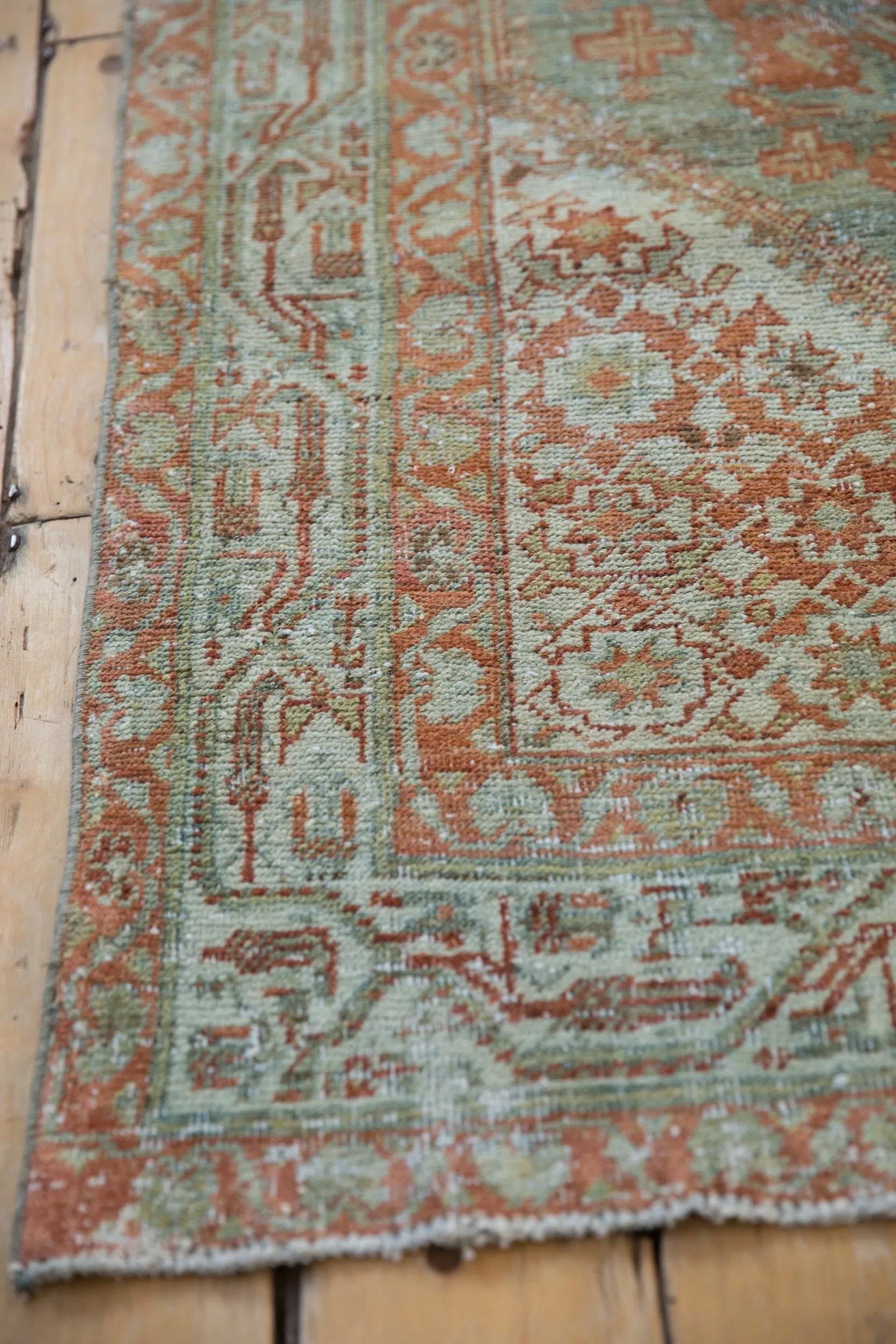 4x7.5 Antique Distressed Serbend Rug