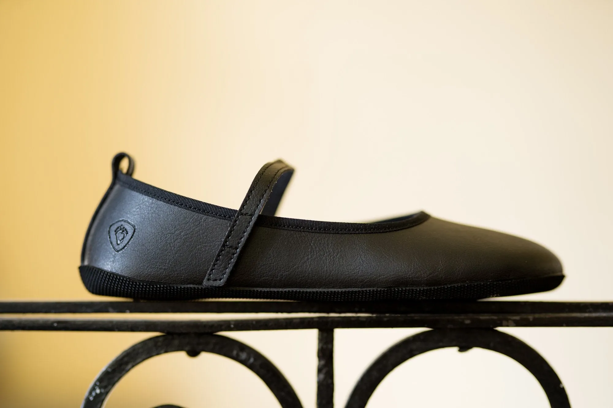 Ananda Barefoot Dress shoes for Narrow Feet