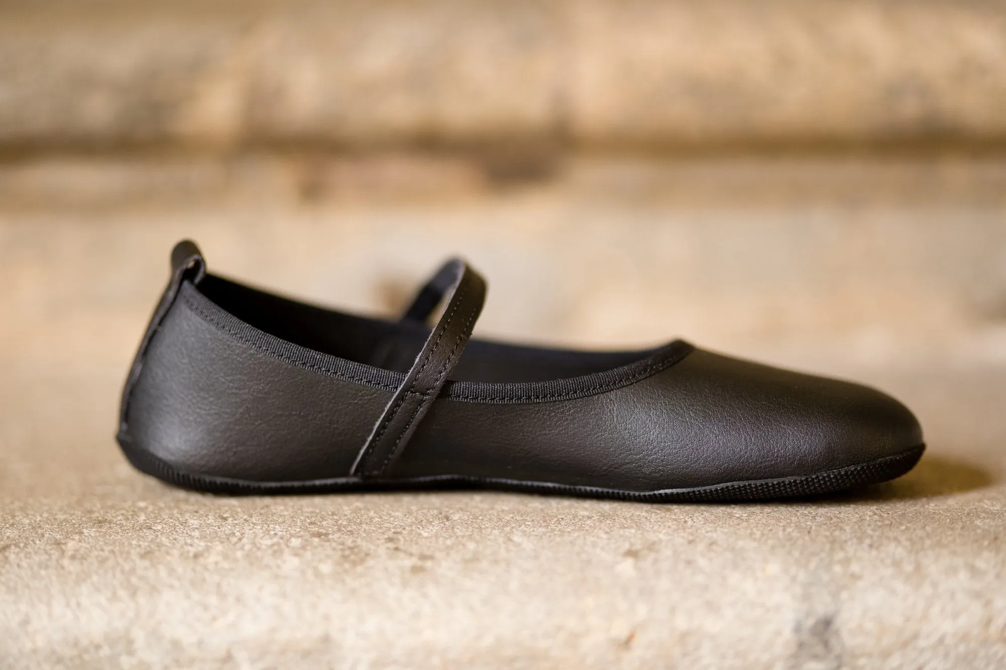 Ananda Barefoot Dress shoes for Narrow Feet
