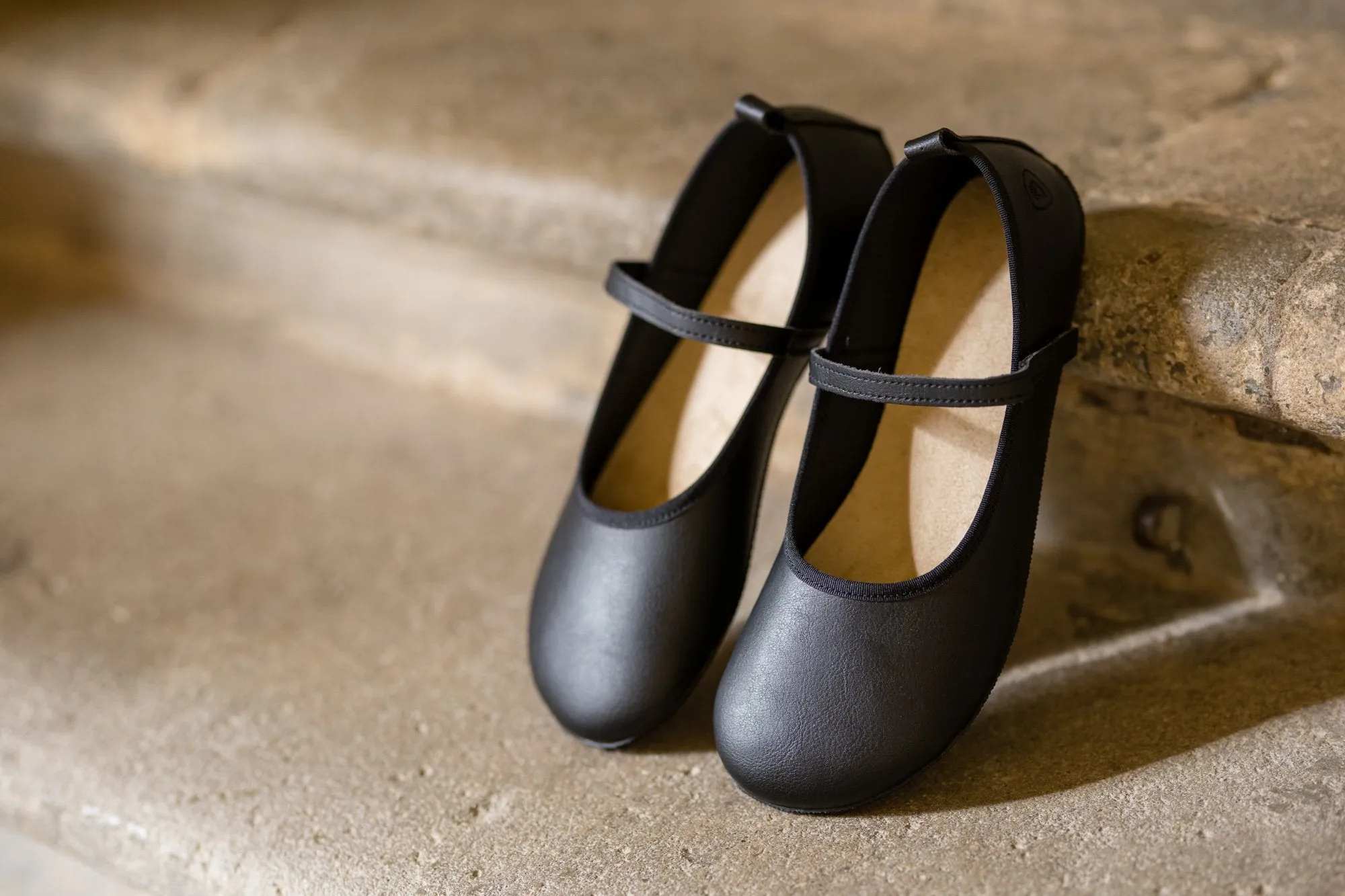 Ananda Barfuß-Ballerinas für schmale Füße - Schwarz
