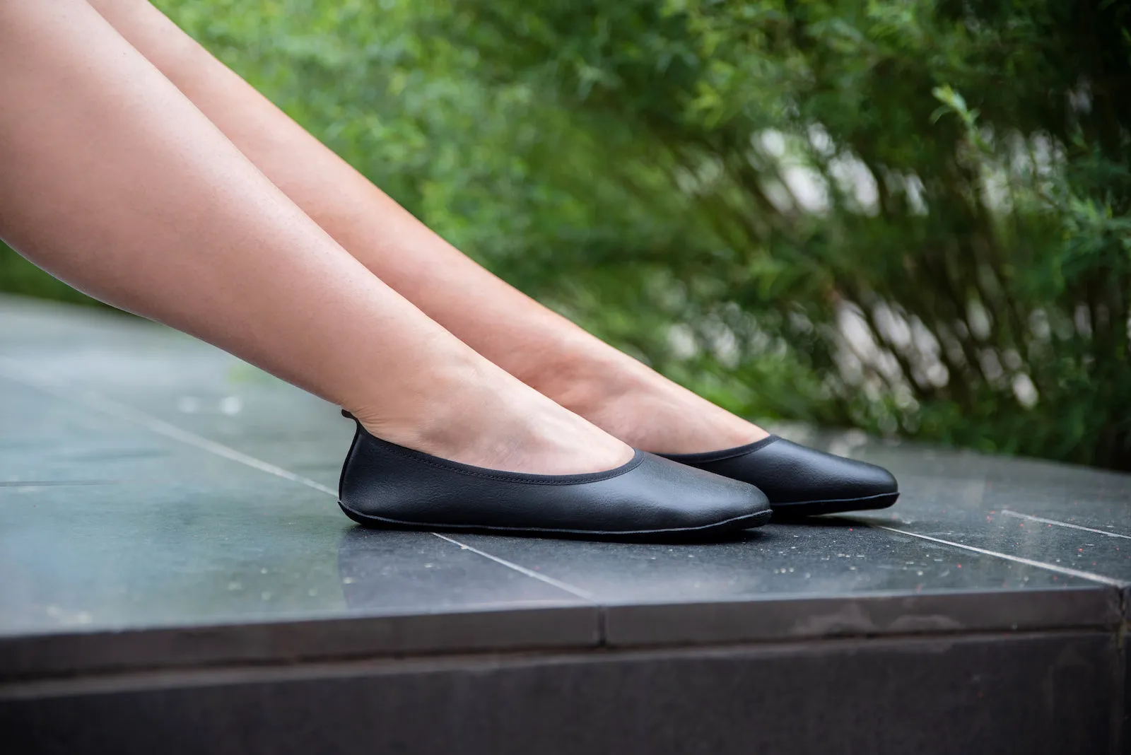 Ananda Extra-Schmale Barfuß-Ballerinas - Schwarz