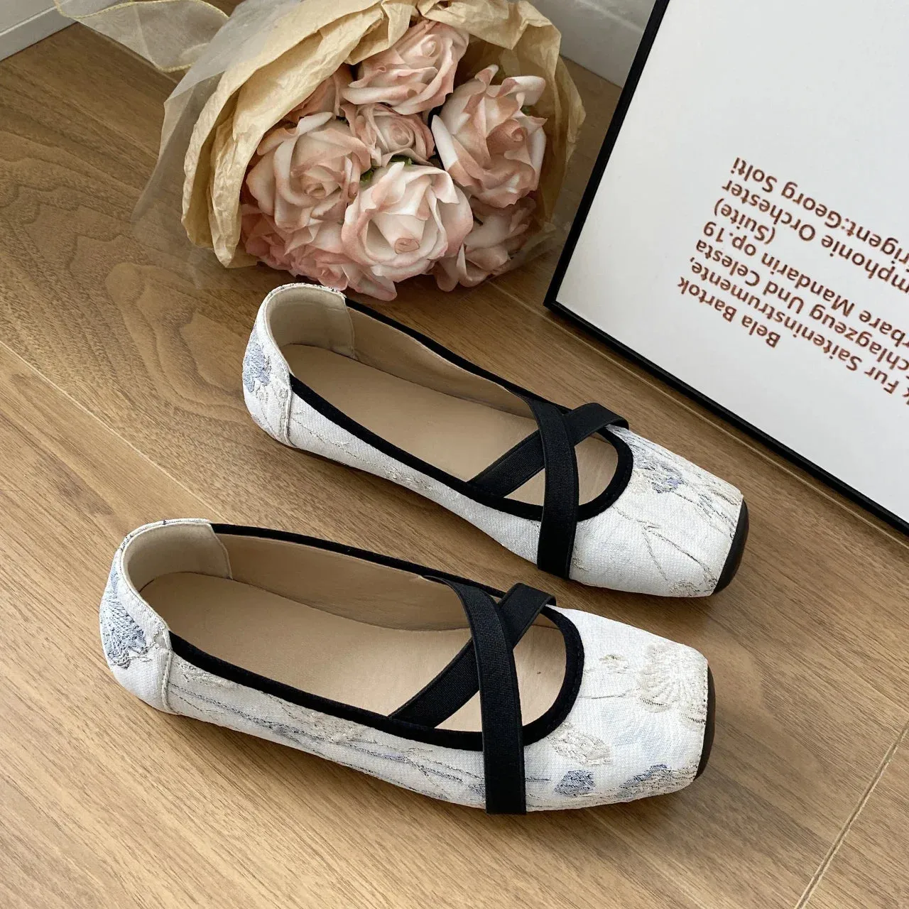 Floral Embroider Ballet Shoes Woman Elegant Almond Toe White Lace Ballerina Flats Ladies Cross Straps Wedding Party Mary Janes