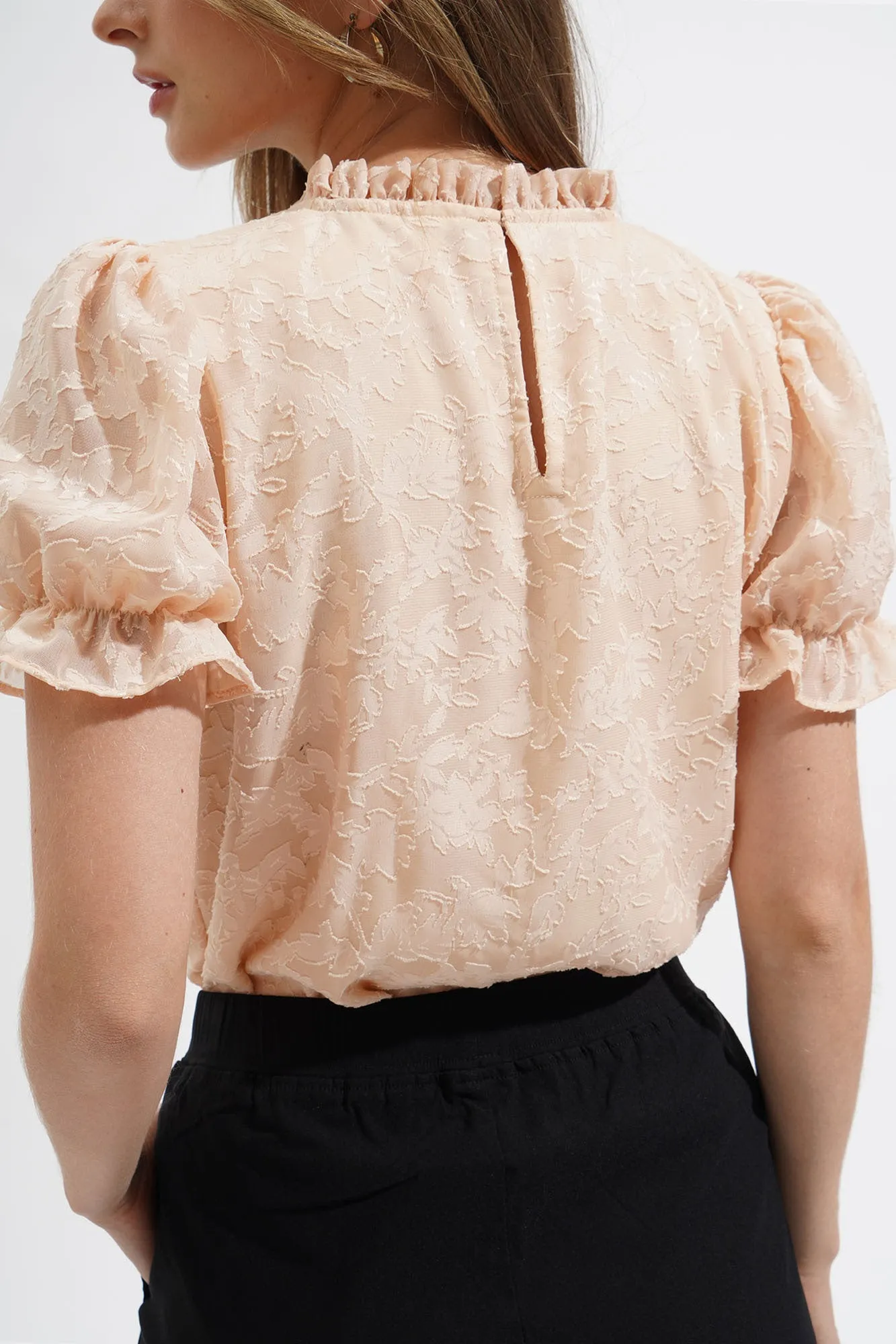 Jacquard Neck Trim Puff Sleeve Top