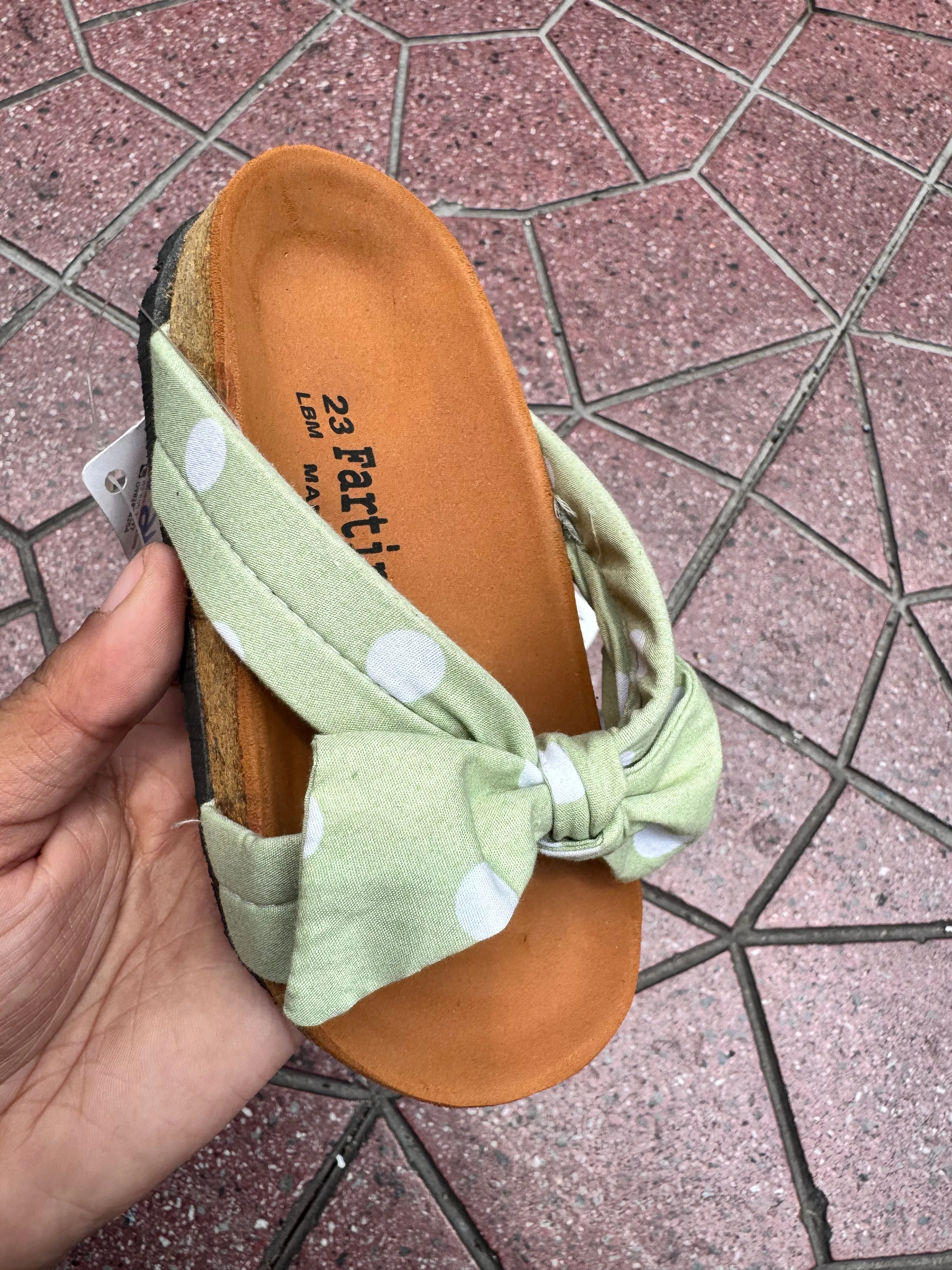 Kids polka slippers