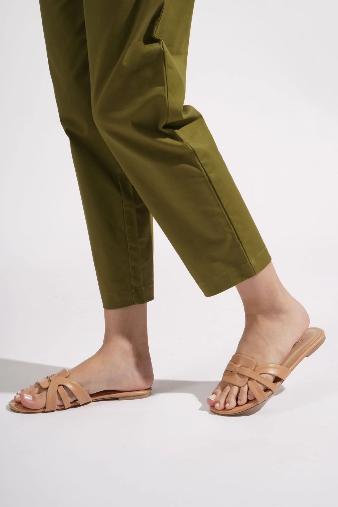 One Band Round Toe Sandals