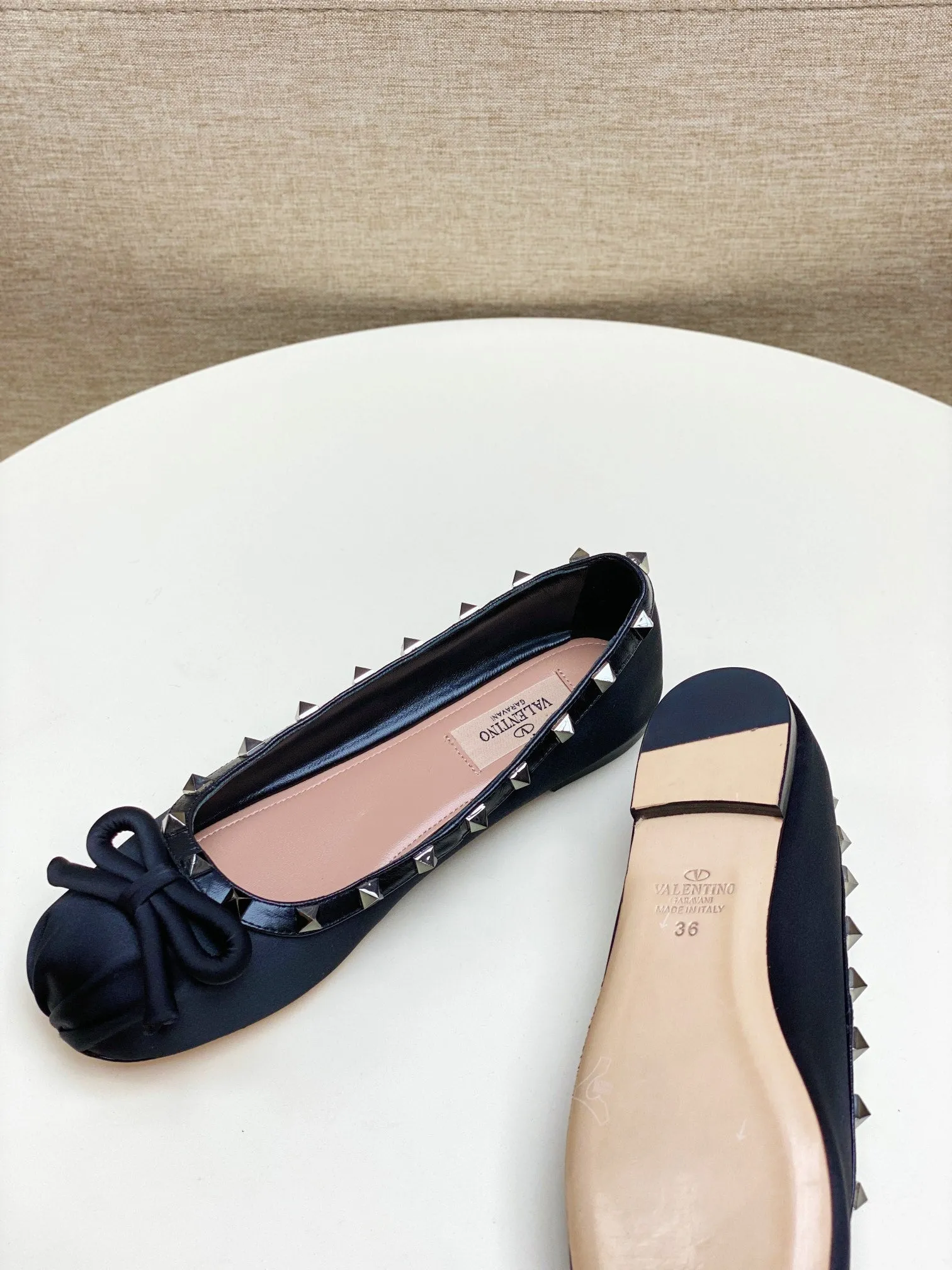ROCKSTUD PATENT LEATHER BALLERINA IN BLACK SILK