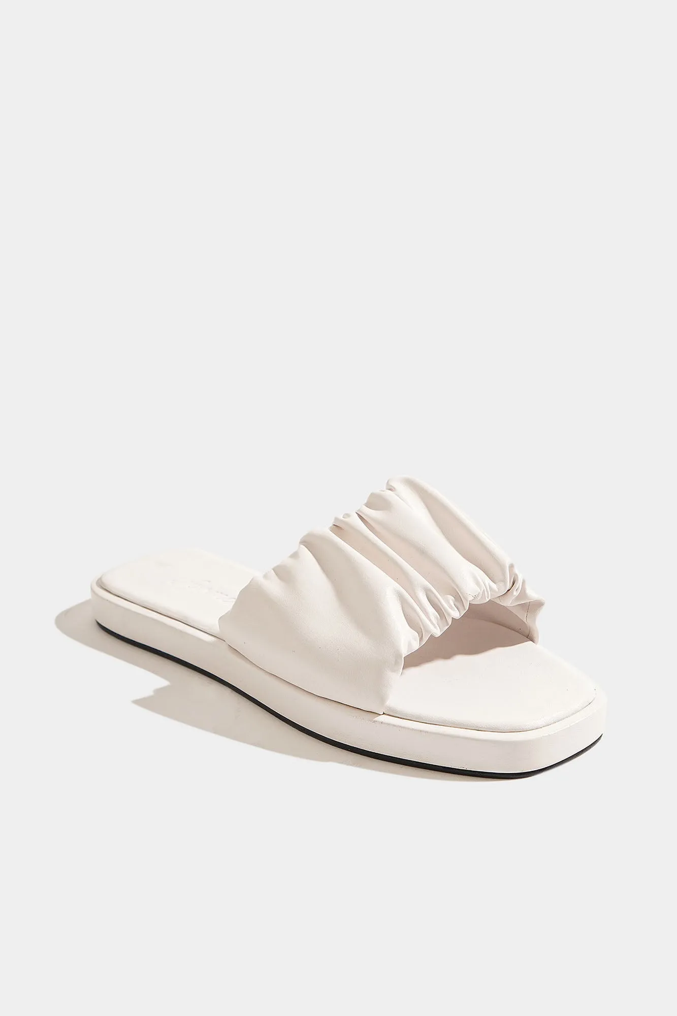 Round Toe Ruched Sandals