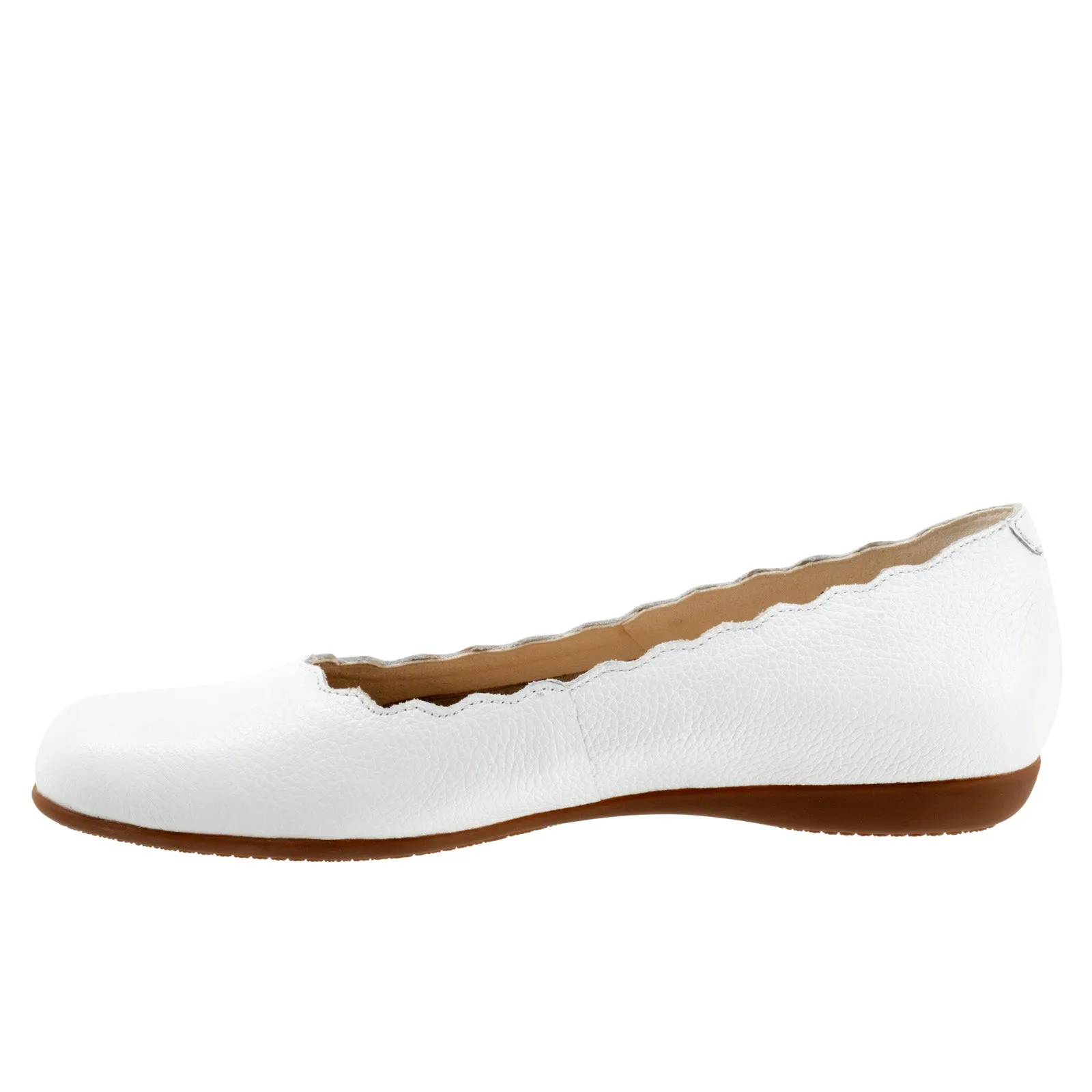 Trotters Sabine T2255-100 Womens White Leather Slip On Ballet Flats Shoes